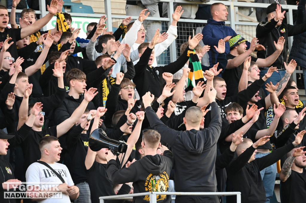 Zdjęcia kibiców mecz Siarka - Czarni