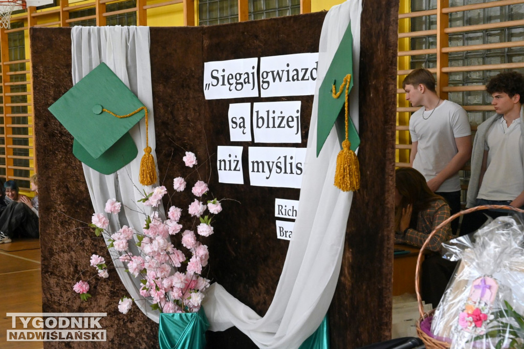 Pożegnanie maturzystów w tarnobrzeskim Rolniku