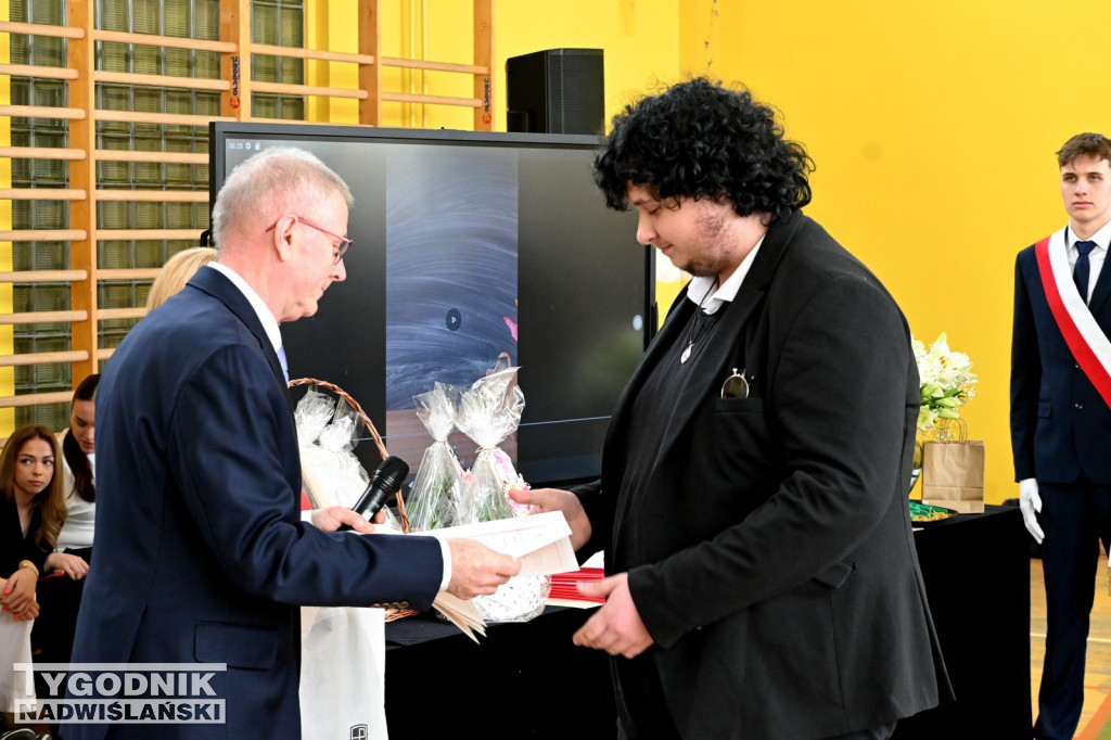 Pożegnanie maturzystów w tarnobrzeskim Rolniku