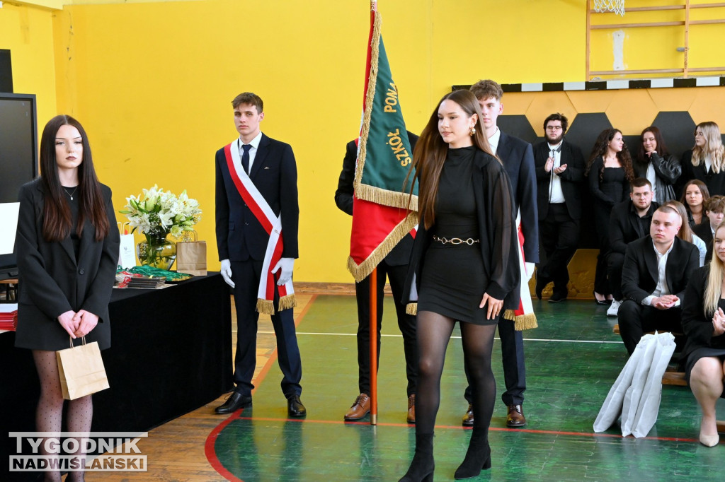 Pożegnanie maturzystów w tarnobrzeskim Rolniku