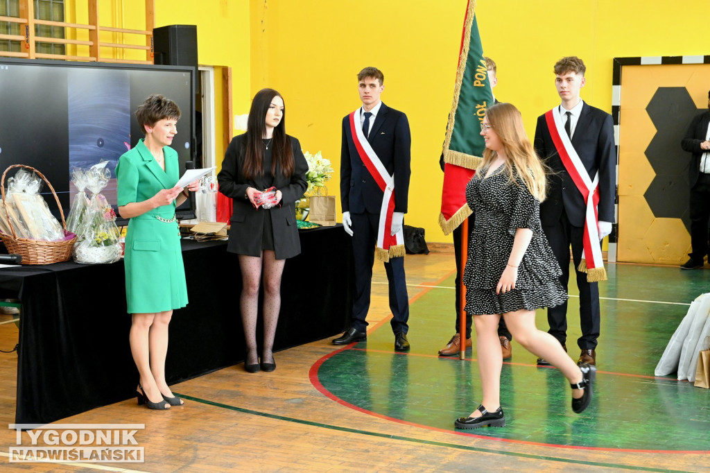Pożegnanie maturzystów w tarnobrzeskim Rolniku