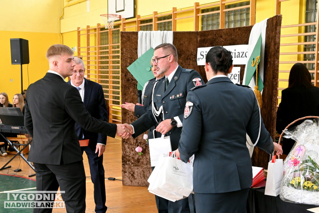 Pożegnanie maturzystów w tarnobrzeskim Rolniku