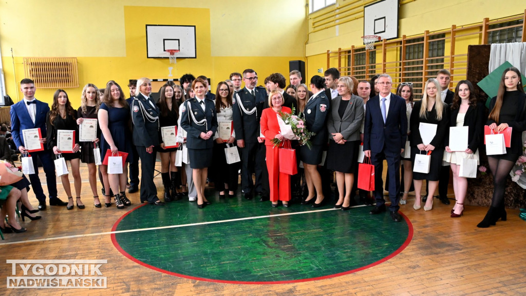 Pożegnanie maturzystów w tarnobrzeskim Rolniku