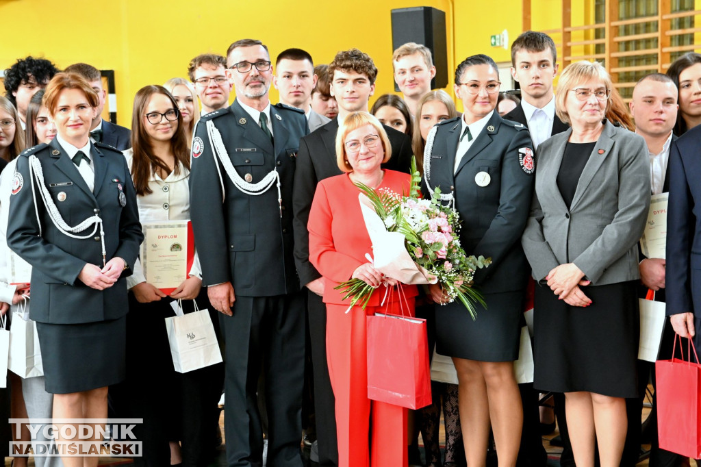 Pożegnanie maturzystów w tarnobrzeskim Rolniku