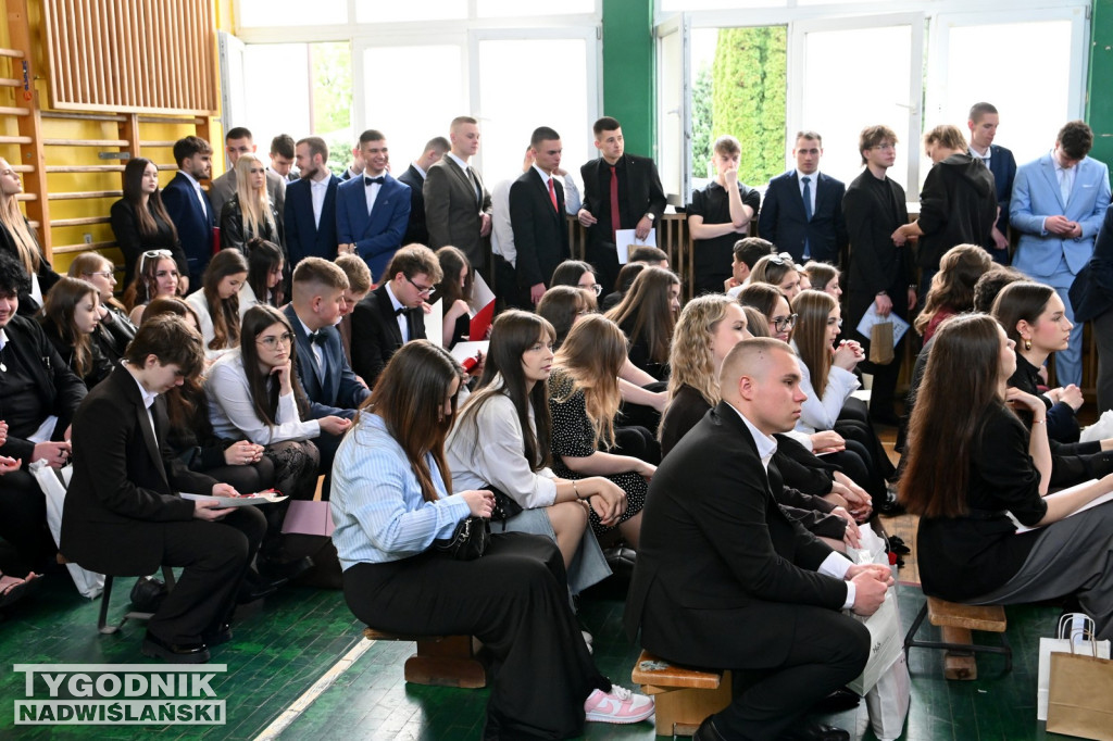 Pożegnanie maturzystów w tarnobrzeskim Rolniku