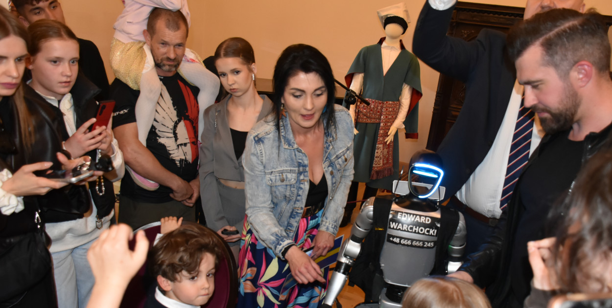 Pojedynek na wiedzę Gabrysia i robota