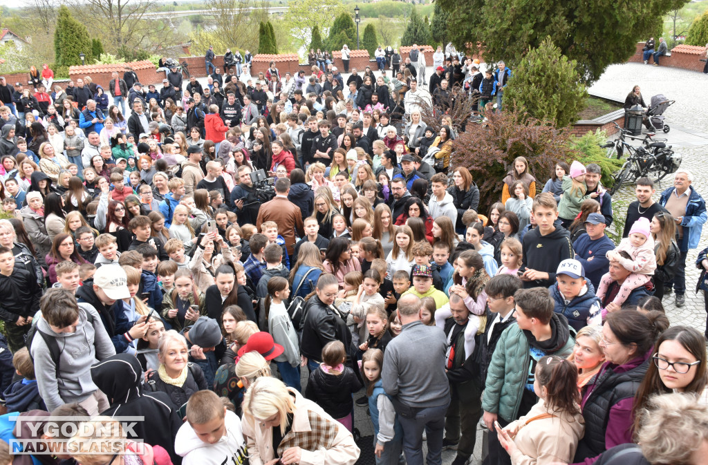 Pojedynek na wiedzę Gabrysia i robota