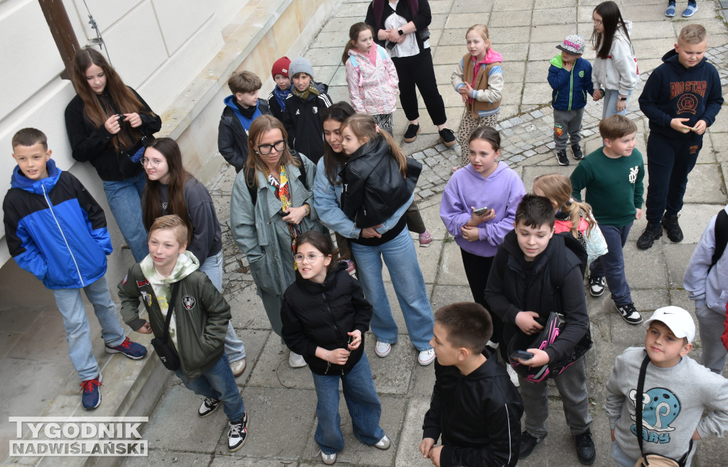 Pojedynek na wiedzę Gabrysia i robota