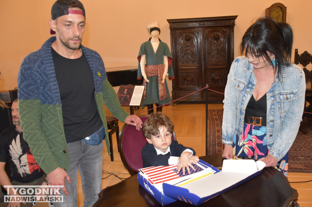 Pojedynek na wiedzę Gabrysia i robota