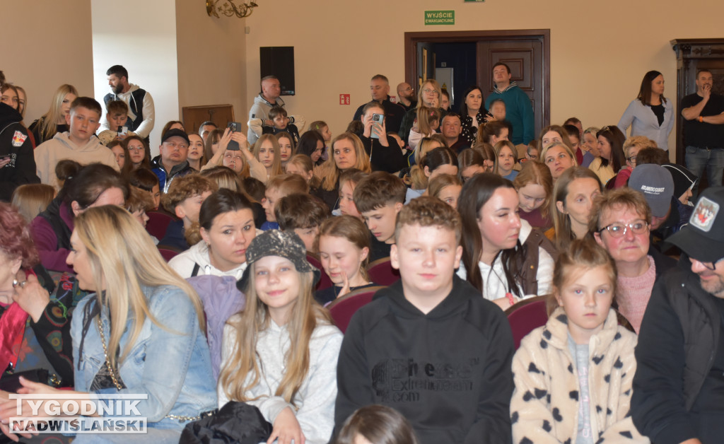 Pojedynek na wiedzę Gabrysia i robota