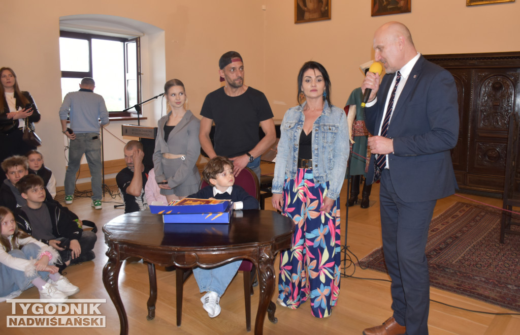 Pojedynek na wiedzę Gabrysia i robota