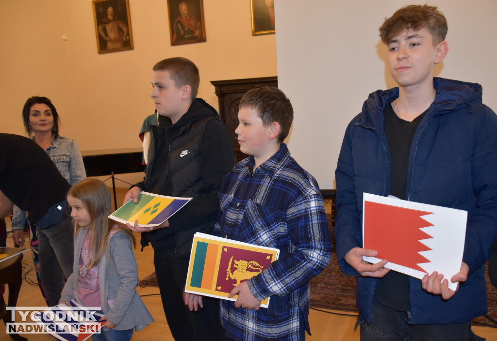 Pojedynek na wiedzę Gabrysia i robota