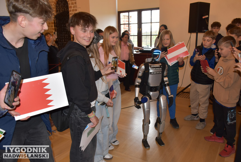 Pojedynek na wiedzę Gabrysia i robota