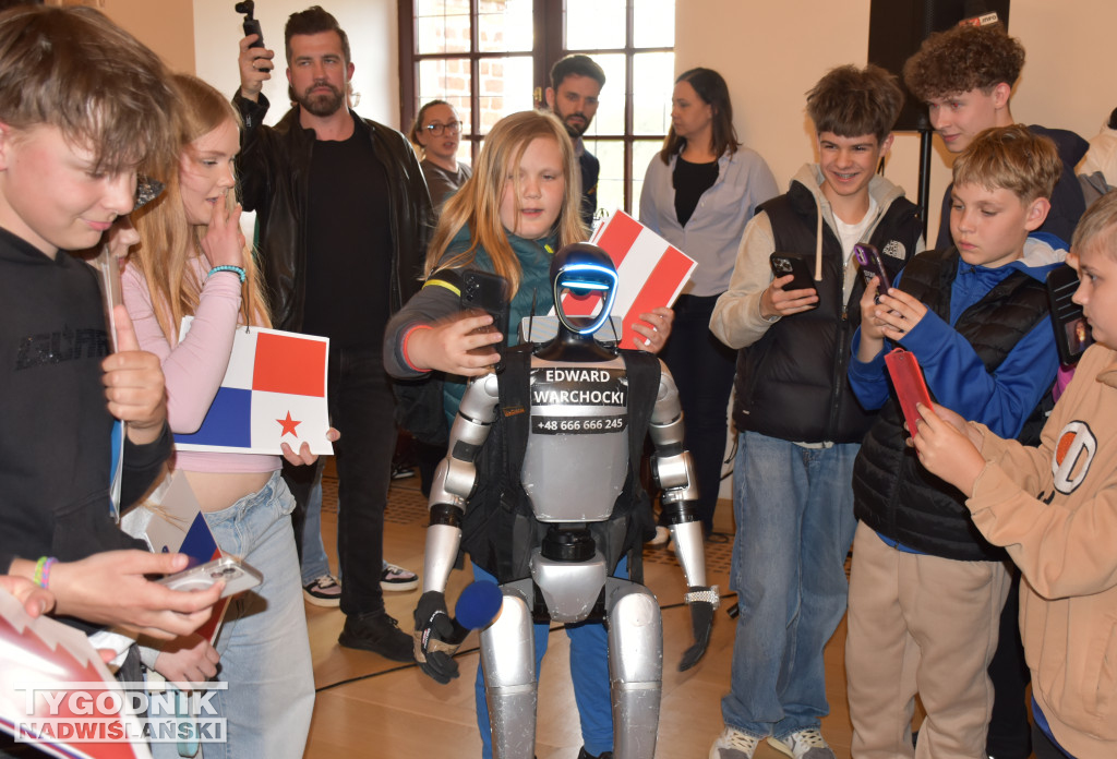 Pojedynek na wiedzę Gabrysia i robota