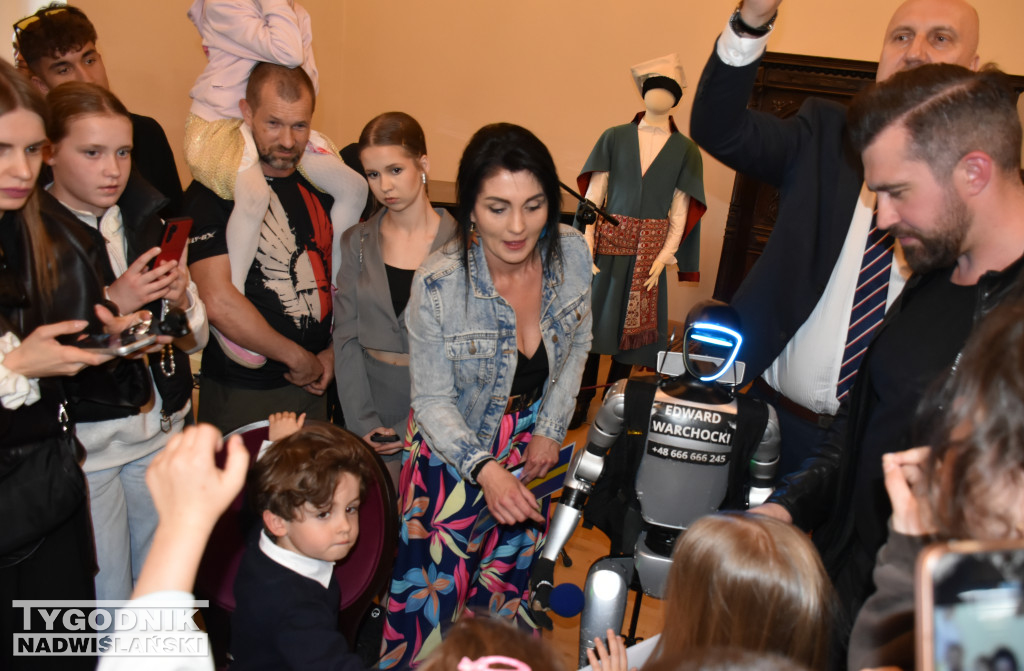 Pojedynek na wiedzę Gabrysia i robota