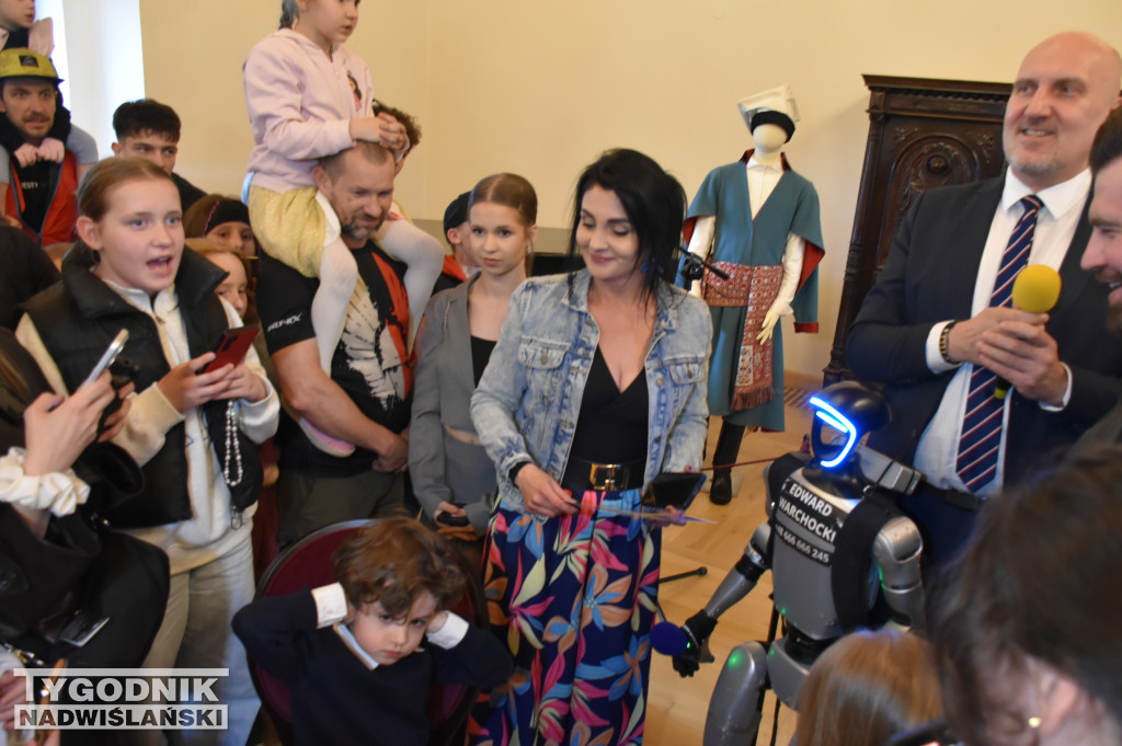 Pojedynek na wiedzę Gabrysia i robota