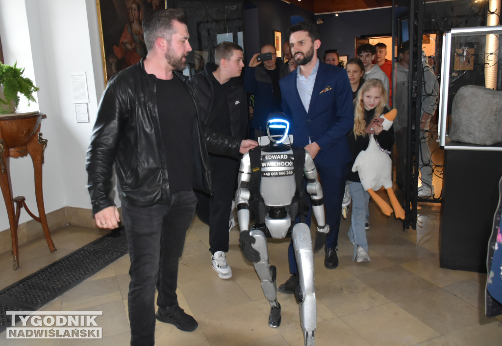 Pojedynek na wiedzę Gabrysia i robota