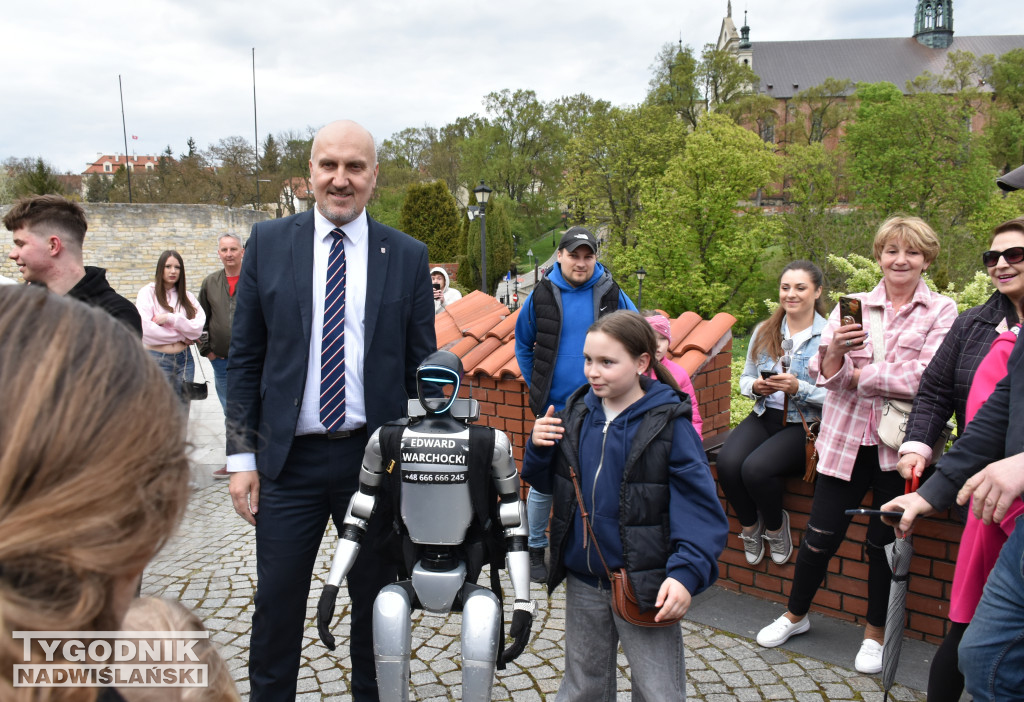 Pojedynek na wiedzę Gabrysia i robota