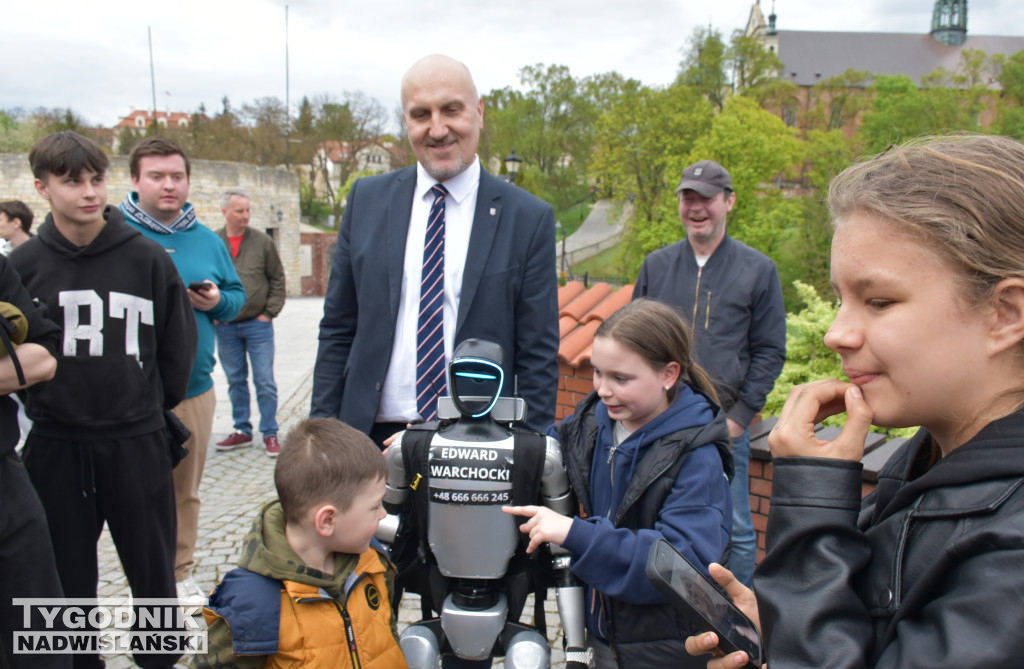 Pojedynek na wiedzę Gabrysia i robota