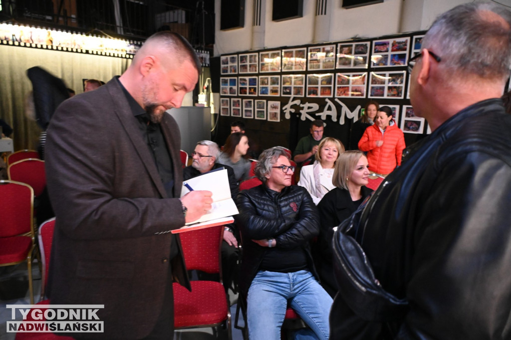 Premiera książki Michała Harnika - DOSKONALI