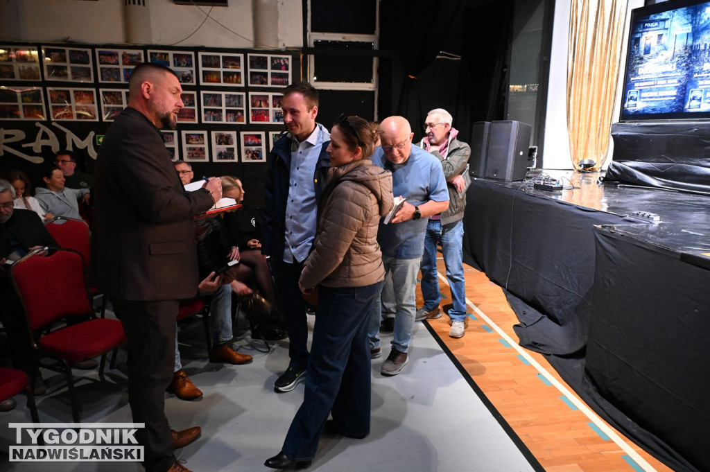 Premiera książki Michała Harnika - DOSKONALI