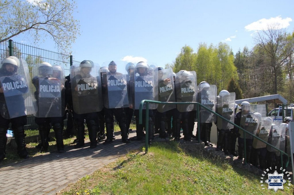 Ćwiczenia policyjne w Połańcu