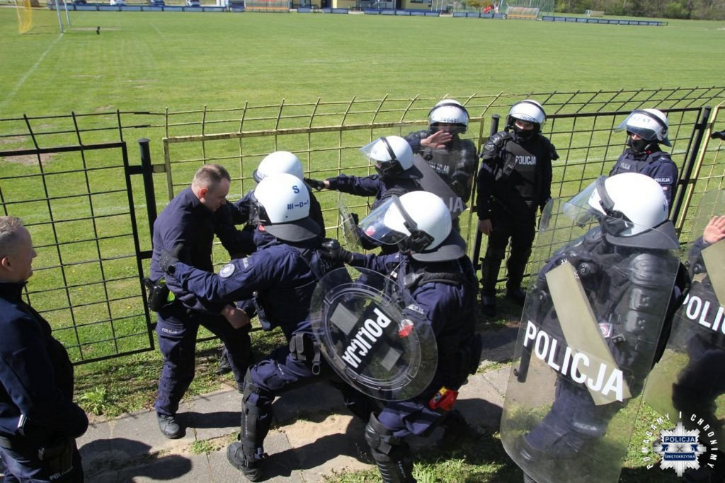 Ćwiczenia policyjne w Połańcu