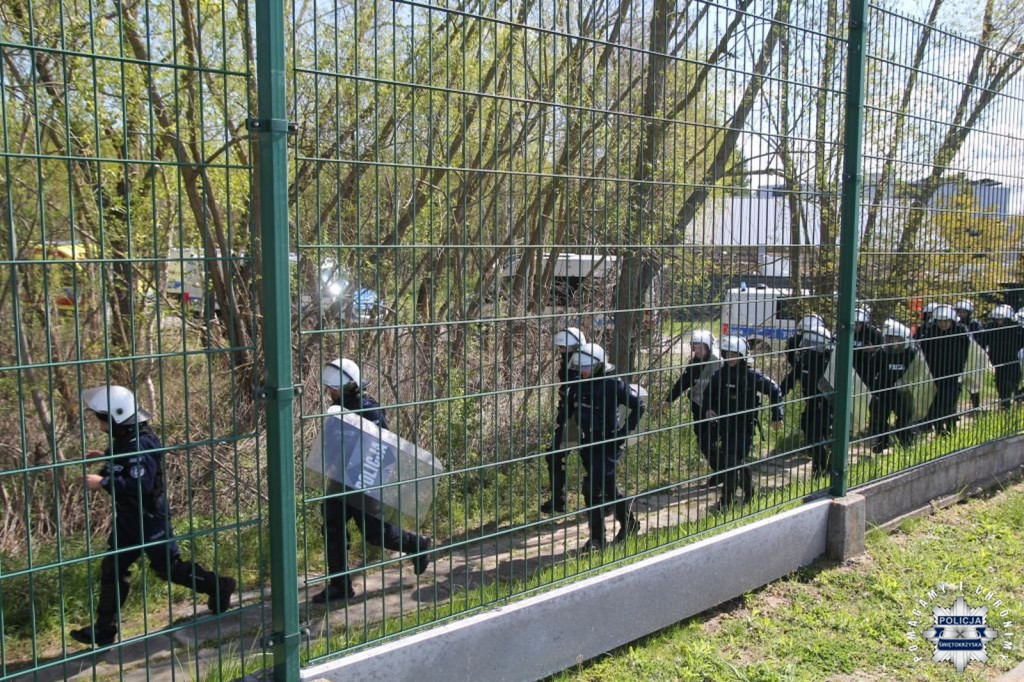 Ćwiczenia policyjne w Połańcu