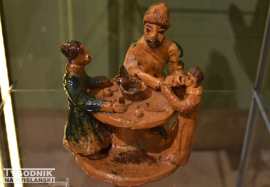 Wystawa „Ludowe dziedzictwo oczami młodych”