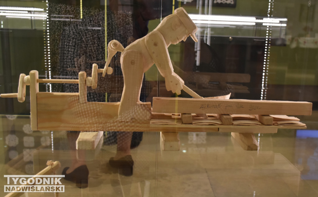 Wystawa „Ludowe dziedzictwo oczami młodych”