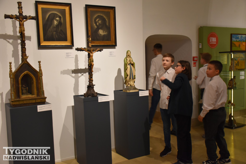 Wystawa „Ludowe dziedzictwo oczami młodych”