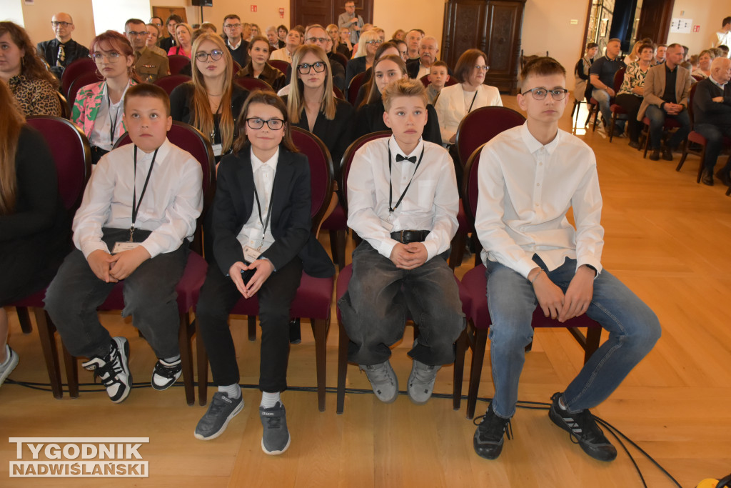 Wystawa „Ludowe dziedzictwo oczami młodych”