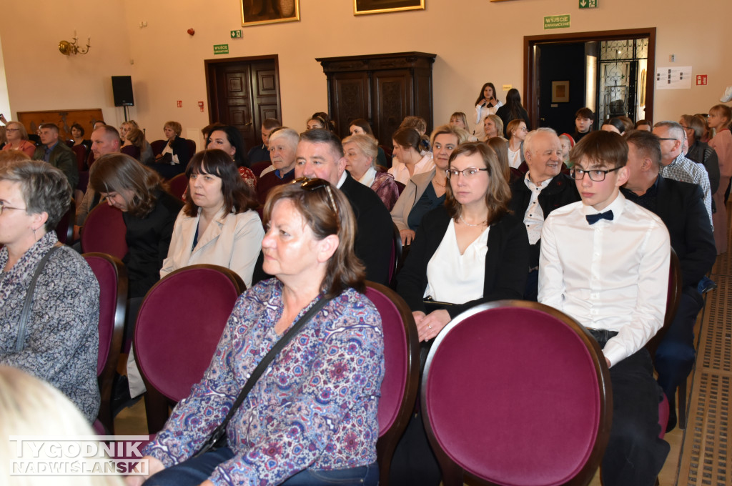 Wystawa „Ludowe dziedzictwo oczami młodych”