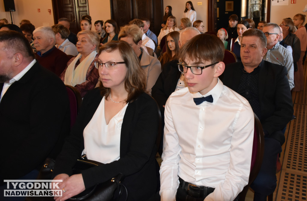 Wystawa „Ludowe dziedzictwo oczami młodych”