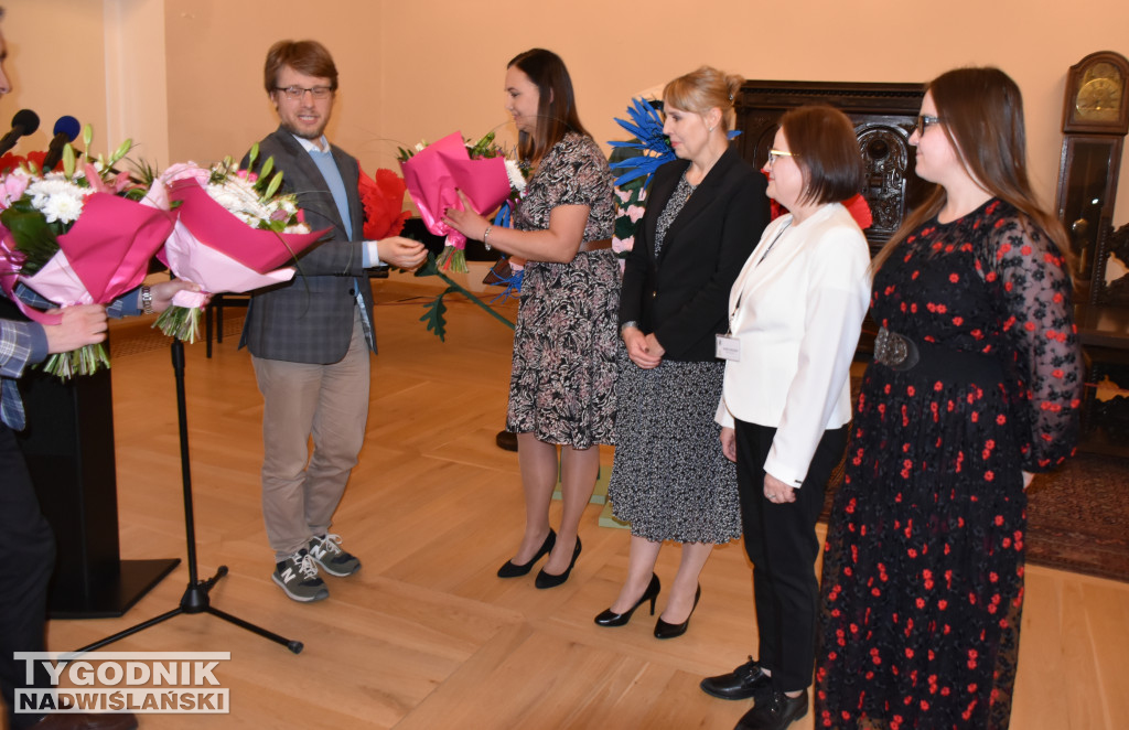 Wystawa „Ludowe dziedzictwo oczami młodych”