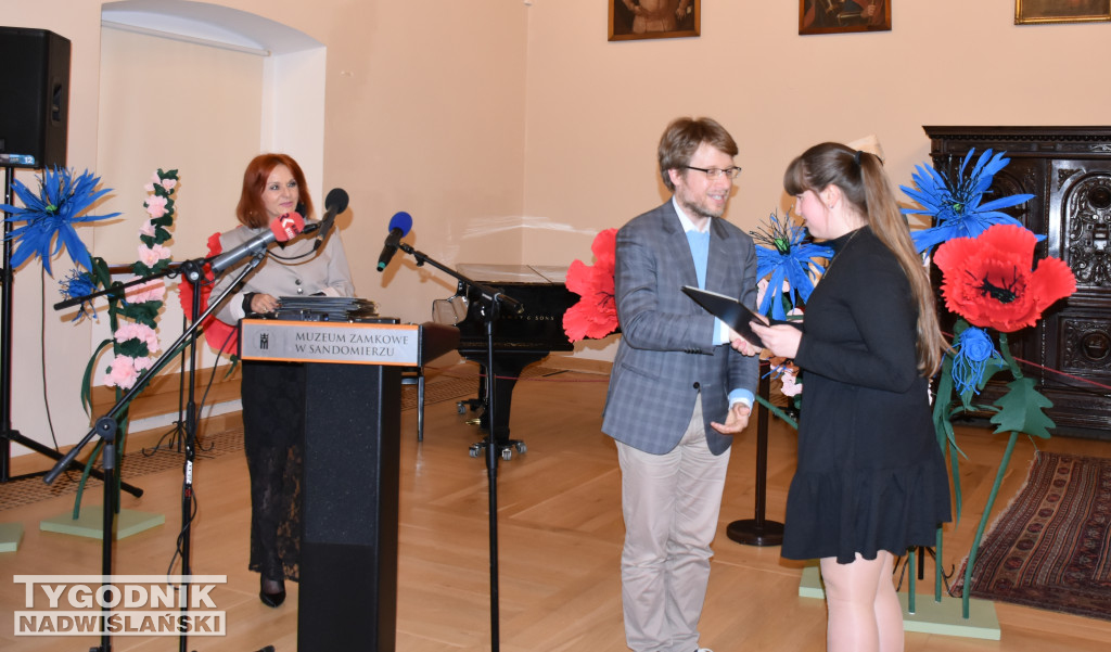 Wystawa „Ludowe dziedzictwo oczami młodych”