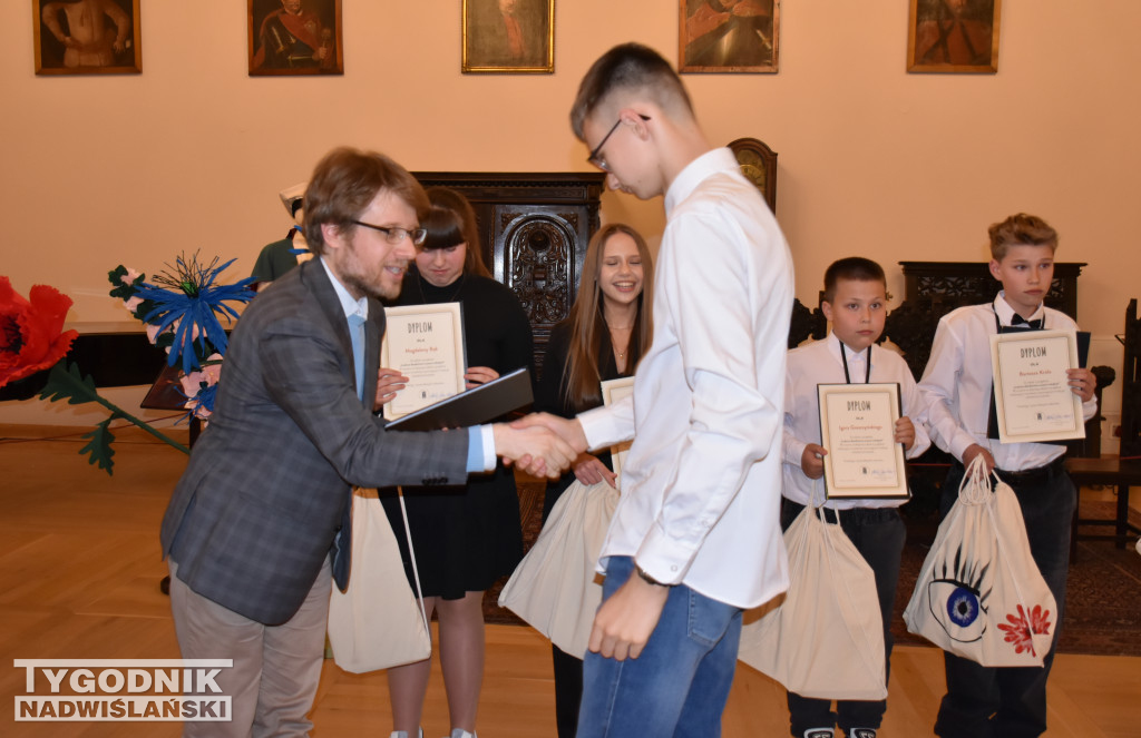 Wystawa „Ludowe dziedzictwo oczami młodych”