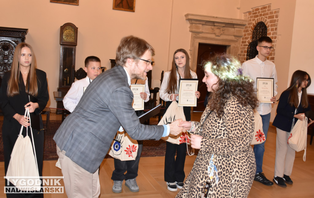 Wystawa „Ludowe dziedzictwo oczami młodych”