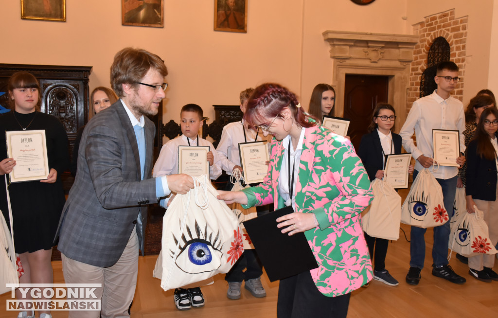 Wystawa „Ludowe dziedzictwo oczami młodych”