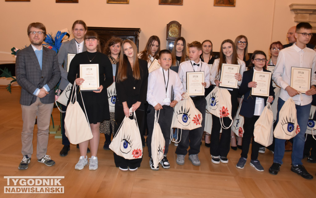 Wystawa „Ludowe dziedzictwo oczami młodych”