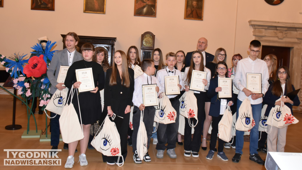 Wystawa „Ludowe dziedzictwo oczami młodych”