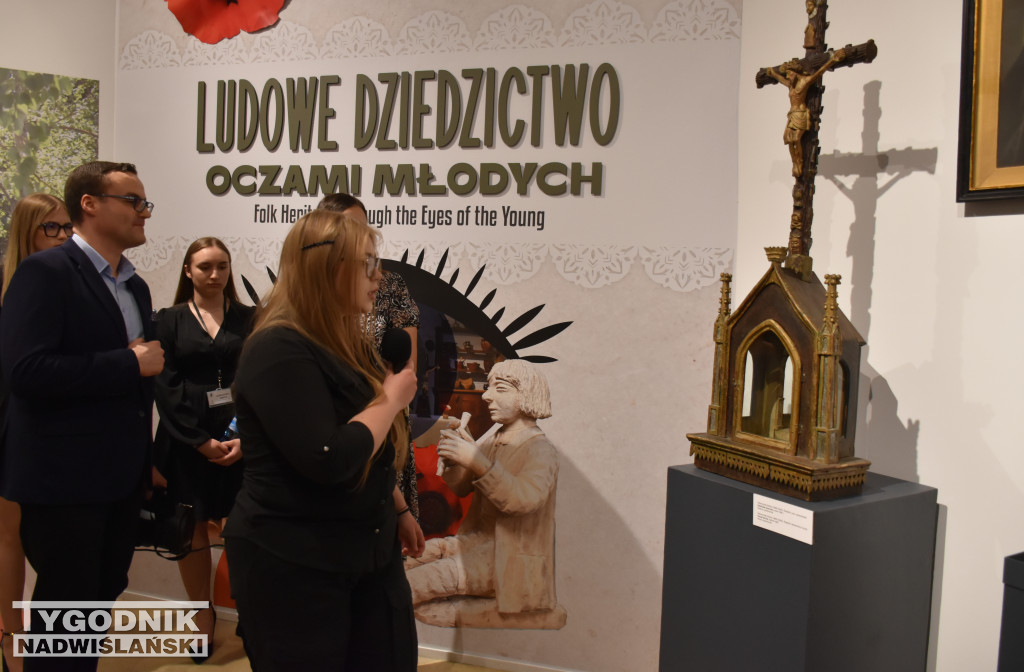Wystawa „Ludowe dziedzictwo oczami młodych”