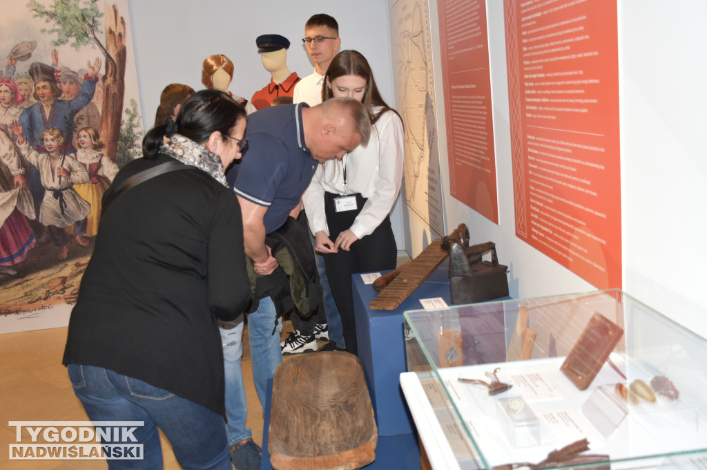 Wystawa „Ludowe dziedzictwo oczami młodych”