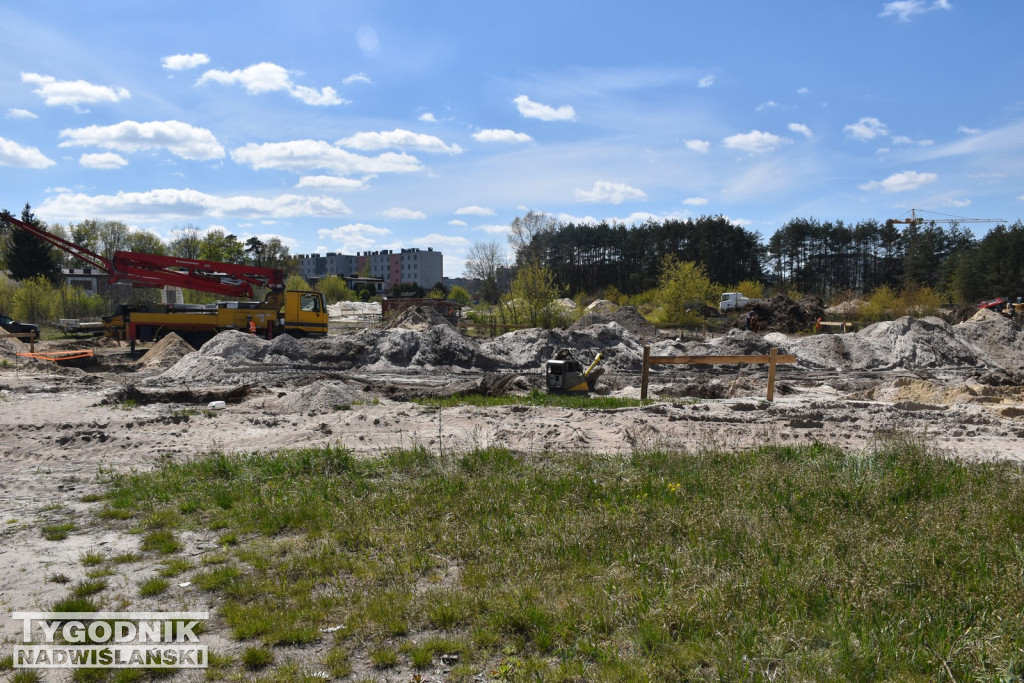 Budowa parku handlowego w Nowej Dębie