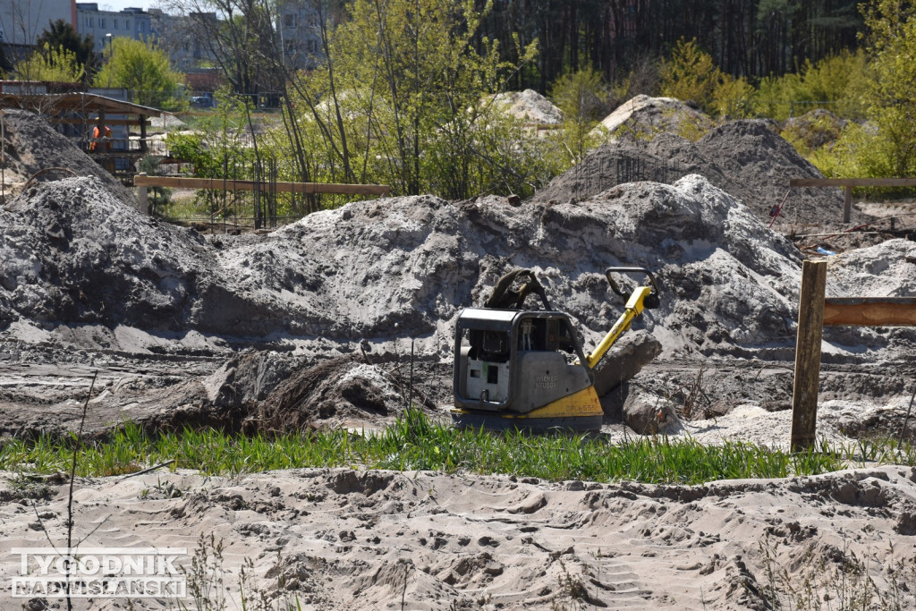 Budowa parku handlowego w Nowej Dębie