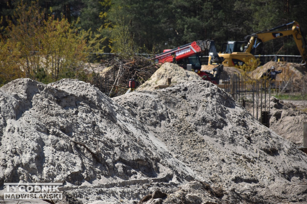 Budowa parku handlowego w Nowej Dębie