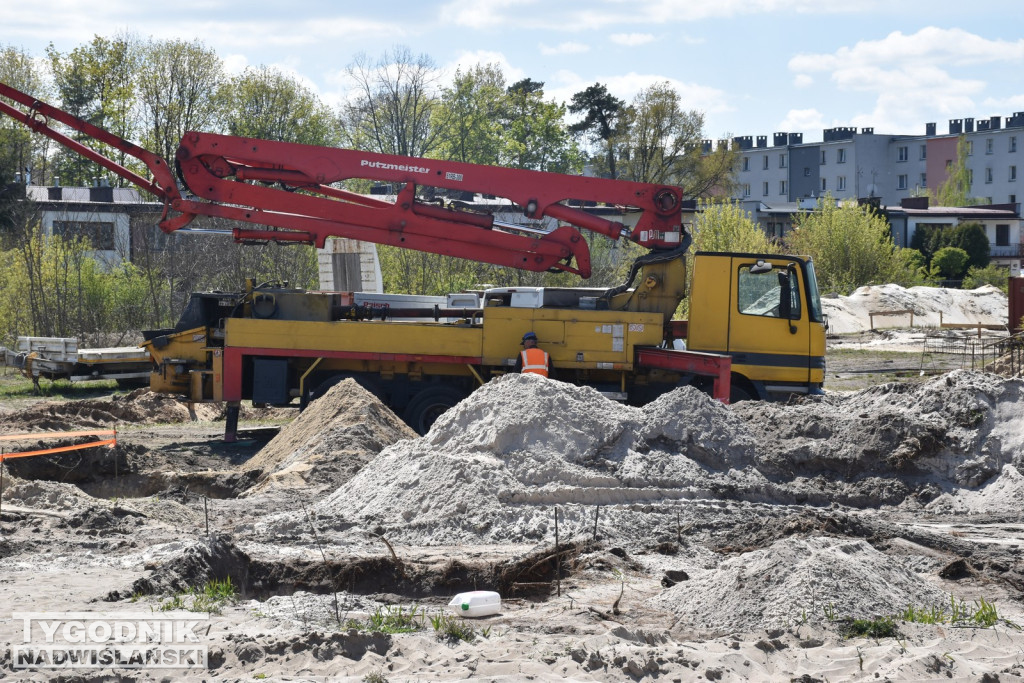 Budowa parku handlowego w Nowej Dębie