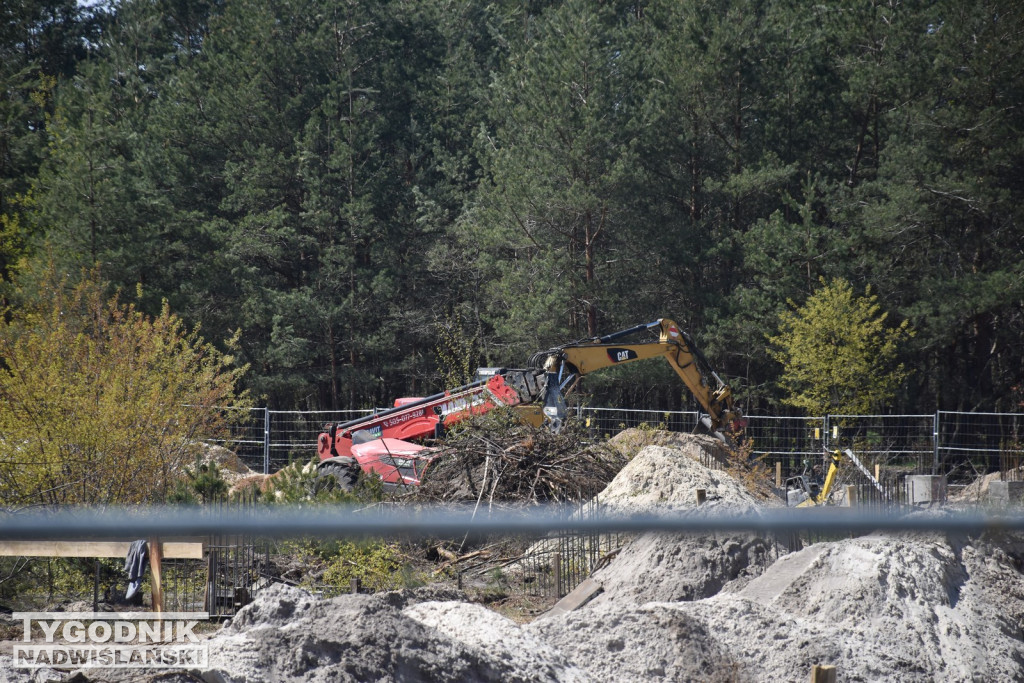 Budowa parku handlowego w Nowej Dębie