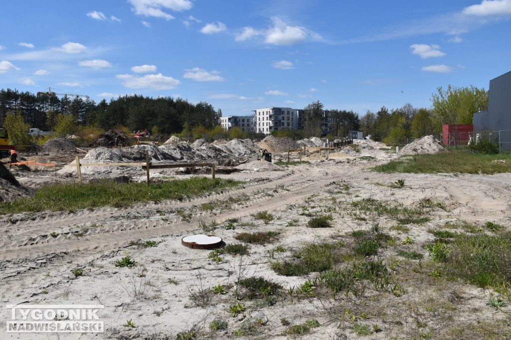 Budowa parku handlowego w Nowej Dębie