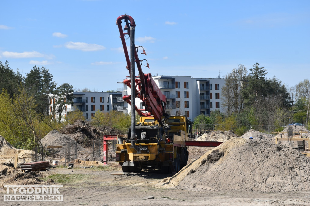 Budowa parku handlowego w Nowej Dębie